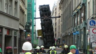 Baukran umgestürzt  Kranführer stirbt  Bergung mit 400 TonnenKran  LeipzigZentrum 26042015 [upl. by Euqinitram]