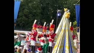 DISNEY PARKS MAGICAL CHRISTMAS DAY PARADE 2023 LIVE OPENING NUMBER with DEREK HOUGH JULIANNE HOUGH [upl. by Atena186]