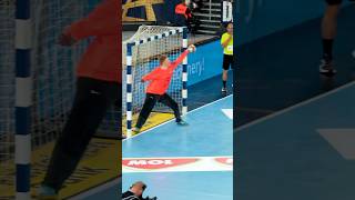 Did he CATCH it 😳🥶 handball håndbold clm ehfcl [upl. by Hester]