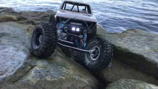 Axial Wraith Hilux hardbody [upl. by Allemrac]