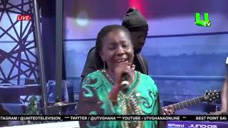 Wooooowoowoow  DORCAS APPIAH PERFORMS KYEREME WAKWAN ON UNITED SHOWBIZ WITH LEGENDS IN GOSPEL [upl. by Helene]