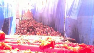 TOMATINA SPAIN 2011 INSIDE From the truck BUÑOL Valencia [upl. by Lindell]