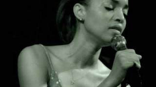 ALICE SMITH  Know that I  LIVE  Joes PUB  NYC 53009 JazzSOULRampB [upl. by Yrocej]