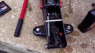 How to add or change Hydraulic fluid on Floor Jack [upl. by Frederick55]