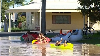 Paniek om waterpret kinderen [upl. by Redep727]