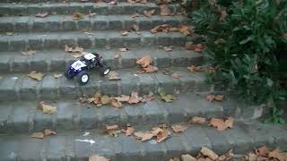 Test 2 les escalier 2 Axial UTB18 Capra [upl. by Allemahs]