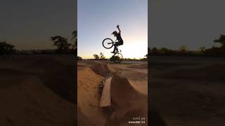 Bike park in the sunset bike trick [upl. by Leamaj]