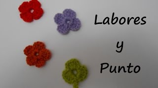 Como tejer una flor pequeña ganchillo o crochet [upl. by Benedick]