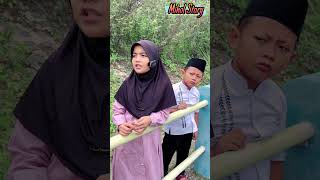 BOLA TIAN JATUH KE WADUK🥲🙈🙏 trending sad love ngeshortsbareng humorsegar humor [upl. by Aivilys139]