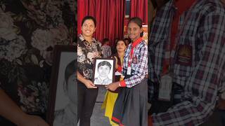 International cricketer Richa Ghosh mam from IndiaI gifted her potrait and took autograph in KV 1 [upl. by Morita]