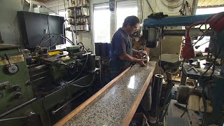 reportage  Fabrication de boules de fort [upl. by Nangem674]