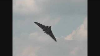 Vulcan Display Biggin Hill 2009 [upl. by Gabie474]