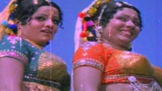 Vichitra Jeevitham Songs  Gummadamma Gummadi  ANR  Vanisree  Jayasudha [upl. by Aneehta]