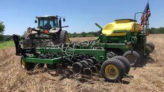 John Deere 8420 Drilling nonGMO Soybeans [upl. by Sinnelg]