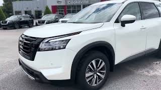 2024 Nissan Pathfinder SL 2WD Pearl White TriCoat [upl. by Adrianne23]