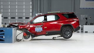 2022 Chevrolet Traverse updated moderate overlap IIHS crash test [upl. by Enilekcaj72]