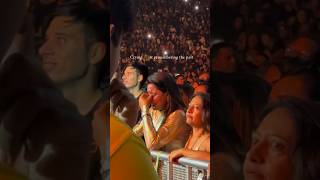 Emotional Moment 🥹🤍  Fangirl cried a lot during Arijit Singhs live concert in London [upl. by Onitsuaf]