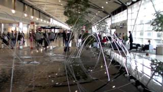 Water fountain at the Detroit airport [upl. by Ataynek]