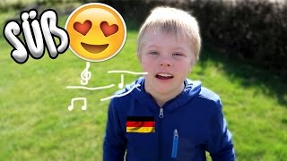 TINO SINGT die NATIONALHYMNE ZU SÜß😍😍 [upl. by Rosy]