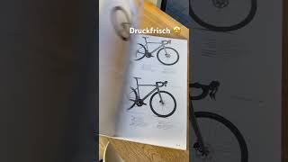 Druckfrisch 🤩 Der neue Scott Katalog ist da scottbikes noshortcuts [upl. by Mozes]