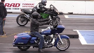 Harley Davidson vs Ninja Kawasaki  motorbikes drag racing [upl. by Swart]