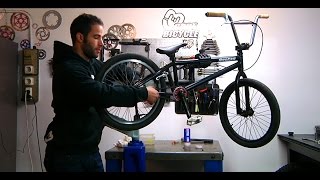 Bicicleta de BMX y Dirt cómo tensar y centrar la rueda de forma correcta y fácil [upl. by Nivac]