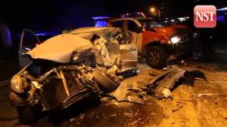 Fleeing robbers killed in car crash [upl. by Ettigdirb]