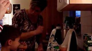 Thermomix TM 31 ErdbeerBananenApfel Smoothie [upl. by Baun]