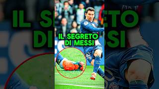 Segreto delle punizioni di Messi messi calcio sport football [upl. by Ellenar]