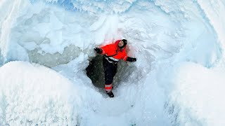 Explorando el interior de una cueva de hielo  Glaciar en ISLANDIA 🥶🇮🇸 [upl. by Yznyl]