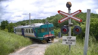 Spoorwegovergang Saline di Volterra I  Railroad crossing  Passaggio a livello [upl. by Limbert128]