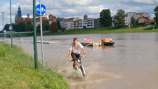 Podwyższony poziom Wisły w Krakowie  15092024 [upl. by Eanerb389]