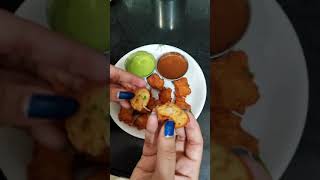 Moong daal pakode 😋❣ shorts ytshorts foodie pakoda [upl. by Eisyak336]