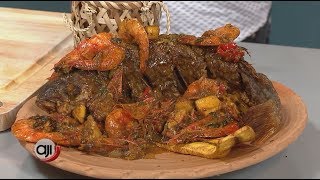 Receta Ají Corvina entera frita bañada en mixto de mariscos al ajillo con patacones [upl. by Chavez]