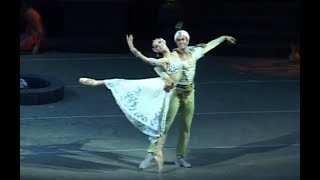 Ulyana Lopatkina and Nikolai Tsiskaridze L Minkus La Bayadere Act 1 Mariinsky theatre 2007 [upl. by Canotas]