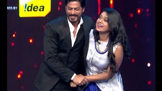 Antara Mitra Shakes A Leg With Shahrukh Khan At The Royal Stag Mirchi Music Awards  Radio Mirchi [upl. by Benoit]