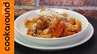 Rigatoni con la salsiccia  Video veloce [upl. by Jermain775]