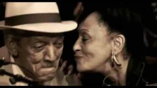 Buena Vista Social Club  Compay Segundo amp Omara Portuondo  Veinte Años  BG subs  превод [upl. by Peg299]