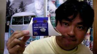 マクドナルドブルーベリークリームチーズパイMcDonalds Blueberry Cream Cheese [upl. by Minnnie927]