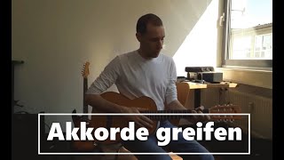 Begleiten auf der Gitarre Anfänger  1 Grundlagen I [upl. by Jose916]