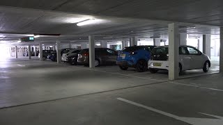 Elektrische laadpalen in parkeergarage quotLevensgevaarlijkquot [upl. by Lewison]