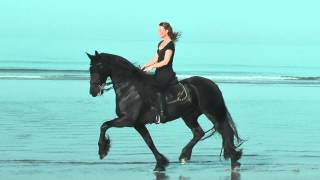 Laura en Fenna op strand Ameland [upl. by Ocnarfnaig]