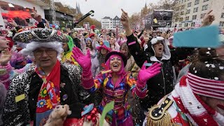 No Comment Zehntausende feiern Karneval in Deutschland [upl. by Barron121]