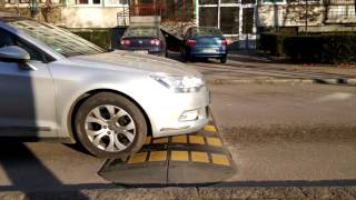 Citroen c5  Suspension Issue with speed bump test [upl. by Eelyma]