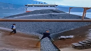 Barge unloading 4500 tons of phosphorite ore Relaxing video [upl. by Joelie]