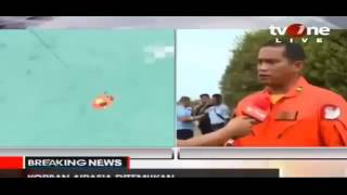 AirAsia QZ 8501 6 Dead Bodies Found In Water RAW VIDEO AirAsia Wreck FOUND [upl. by Sinai]