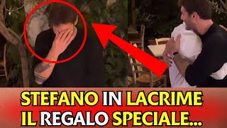 STEFANO DE MARTINO IN LACRIME IL REGALO SPECIALEgossip news vip [upl. by Anaujd]