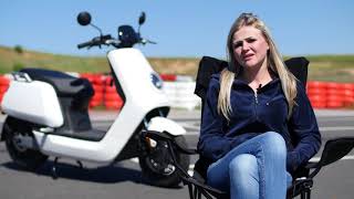 Niu N1 elmoped testas av Erika på gocartbanan [upl. by Thaddaus]