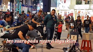 GERHANA CINTA LUKAbro suara padu dengan selamba nyanyi lagu iklim dicahaya buskersmacam saleem [upl. by Jacenta404]