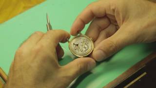 Tutoriel Horlogerie  Comment désarmer un mouvement [upl. by Nnaycart]